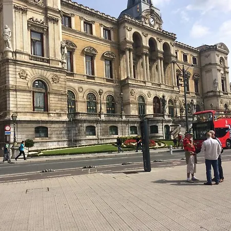 Lägenhet Piso Muy Centrico, Bien Equipado Con Parking.
