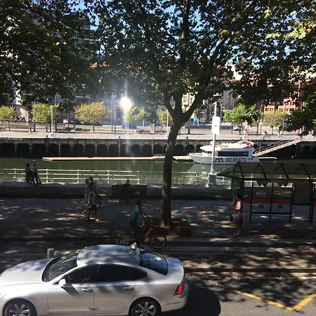 Piso Muy Centrico, Bien Equipado Con Parking. Διαμέρισμα Μπιλμπάο
